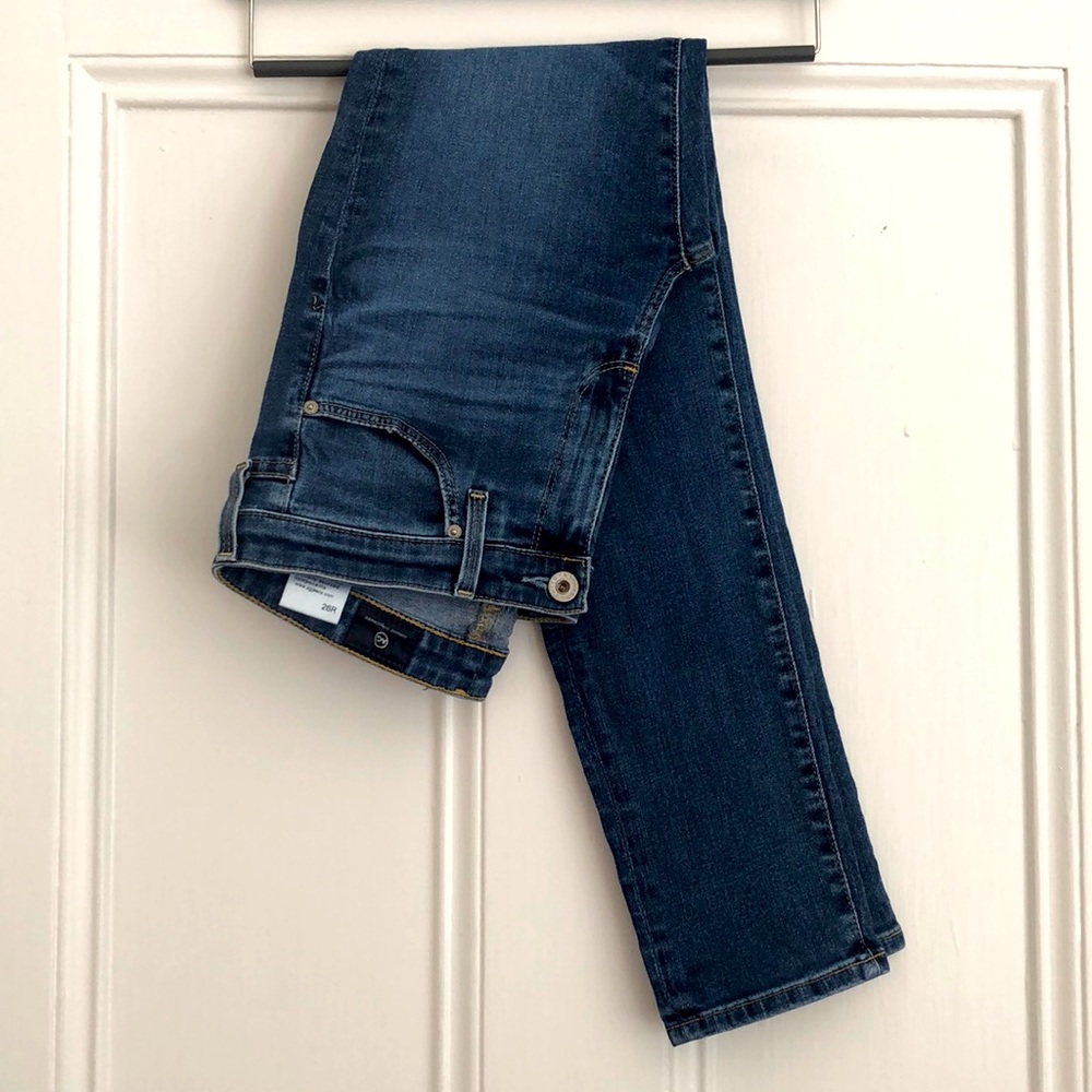 AG “The Stevie Ankle ~ the straight jean” | 26R
